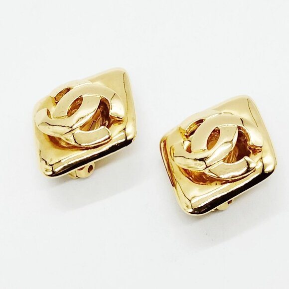Chanel Earring Gold 97 P 400-060225 - Picture 1 of 9